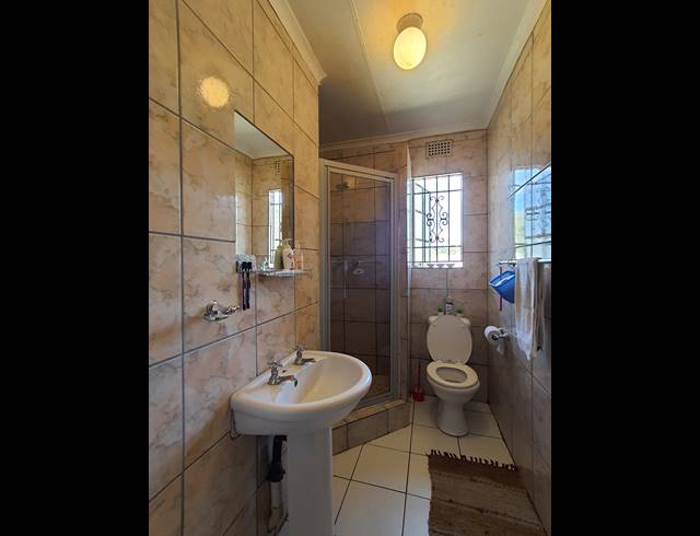 3 BEDROOM SIMPLEX FOR SALE IN COUNTRY VIEW